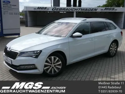Gebraucht Skoda Superb Style 218 PS (160 kW) 2023 Moonweiss metallic Kombi