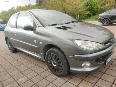 Gebraucht Peugeot 206 75 PS (55 kW) 2009 Grau