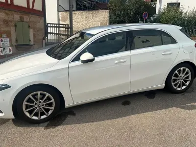 Gebraucht Mercedes A180 136 PS (100 kW) 2019 Weiß Limousine