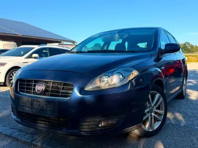 Gebraucht Fiat Croma Dynamic 150 PS (110 kW) 2009 Blau Van / Kleinbus