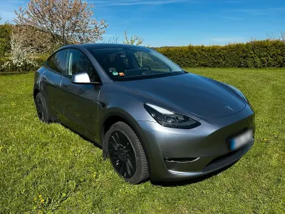 Usata Tesla Model Y 367 kW (500 CV) 2023 Argento SUV