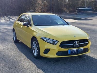 Gebraucht Mercedes A180 136 PS (100 kW) 2019 Gelb Limousine