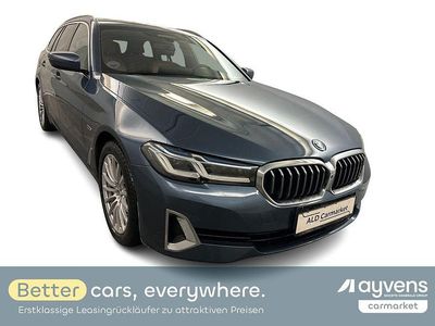 Gebraucht BMW 530e Luxury Line 184 PS (135 kW) 2022 Arctic race blue metallic Kombi