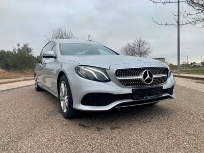 Silber metallic Gebraucht 2018 Mercedes E200 Limousine | 113.050 €