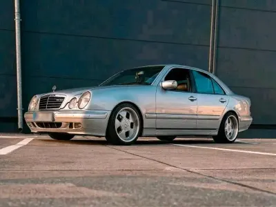 Gebraucht Mercedes E320 197 PS (144 kW) 2001 Silber Limousine