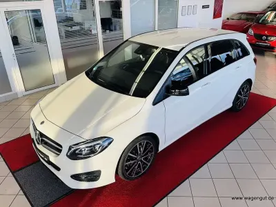 Używany Mercedes B200 Style 156 KM (114 kW) 2018 Biały Minivan