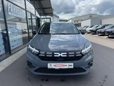 Gebraucht Dacia Sandero Essentiel 67 PS (49 kW) 2025 Schiefergrau Kleinwagen