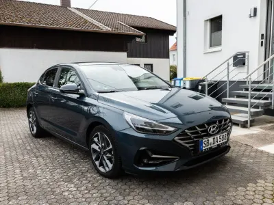 Gebraucht Hyundai i30 Edition 30+ 160 PS (117 kW) 2022 Blau Limousine