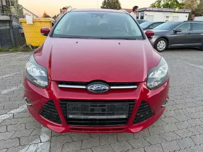Usado Ford Focus Titanium 182 CV (133 kW) 2014 Rojo Familiar
