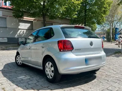 Gebraucht VW Polo 60 PS (44 kW) 2010 Silber Kleinwagen
