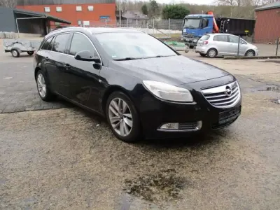 Gebraucht Opel Insignia Sport 160 PS (117 kW) 2011 Schwarz Kombi