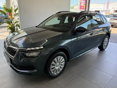 Gebraucht Skoda Kamiq Active 95 PS (69 kW) 2022 Seda quartz/quartz grey SUV