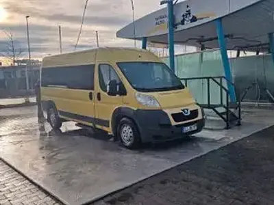 Gebraucht Peugeot Boxer 120 PS (88 kW) 2009 Gelb Van