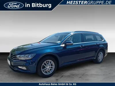 Gebraucht VW Passat 150 PS (110 kW) 2021 Blau Limousine