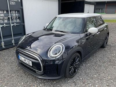 Second-hand Mini Cooper Classic 136 CP (100 kW) 2023 Negru Hatchback
