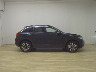 Second-hand VW T-Roc Move 150 CP (110 kW) 2023 Negru SUV