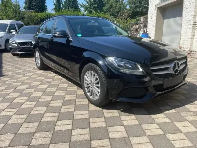 Gebraucht Mercedes C180 Business 156 PS (114 kW) 2015 Schwarz Kombi