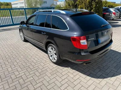 Usata Skoda Superb 170 CV (125 kW) 2014 Nero Station wagon