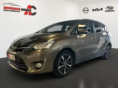 Gebraucht Toyota Verso Edition-S 132 PS (97 kW) 2018 Grau Van / Kleinbus