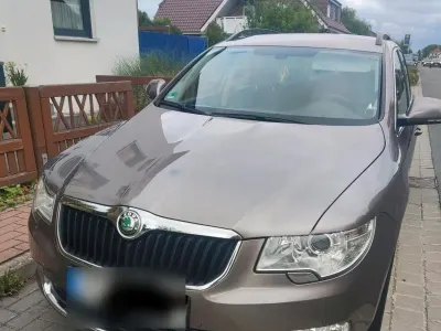 Gebraucht Skoda Superb Ambition 160 PS (117 kW) 2011 Andere farben Kombi
