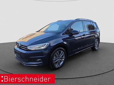 Blau Gebraucht 2024 VW Touran Comfortline Van / Kleinbus | 34.790 € (Fairer Preis)