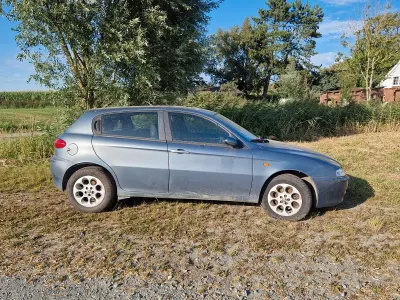 Gebraucht Alfa Romeo 147 105 PS (77 kW) 2000 Silber Kleinwagen