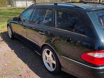 Usata Mercedes E320 AMG 225 CV (165 kW) 2003 Nero Berlina