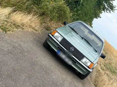 Gebraucht Opel Rekord 115 PS (84 kW) 1981 Gold Limousine