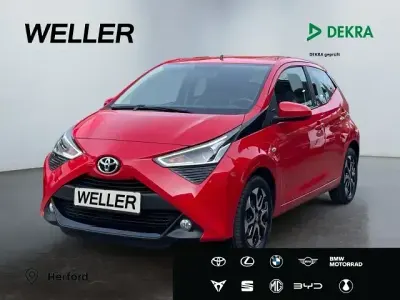 Gebraucht Toyota Aygo X-play 72 PS (52 kW) 2020 Rot Kleinwagen