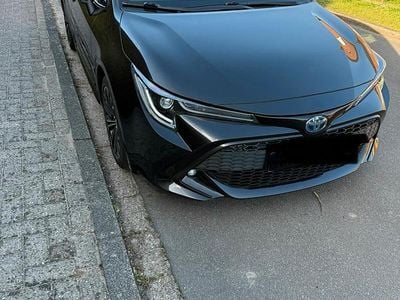 Second-hand Toyota Corolla Hybrid 184 CP (135 kW) 2019 Negru Break