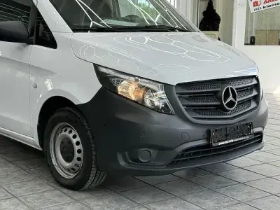 Gebraucht Mercedes Vito 163 PS (119 kW) 2023 Arktikweiss Van