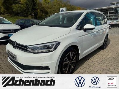 Gebraucht VW Touran Highline 150 PS (110 kW) 2023 Pure white Van / Kleinbus