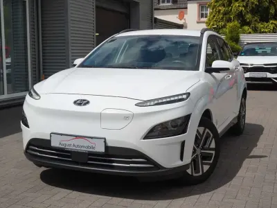 Gebraucht Hyundai Kona Select 100 kW (136 PS) 2022 Weiß SUV
