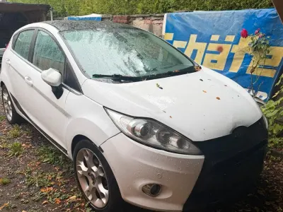 Gebraucht Ford Fiesta 120 PS (88 kW) 2009 Weiß Kleinwagen