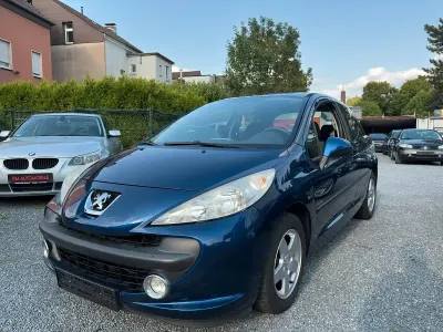 Gebraucht Peugeot 207 95 PS (69 kW) 2008 Blau Kleinwagen