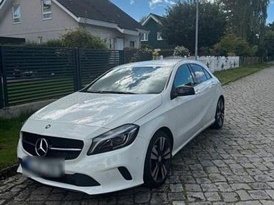 Gebraucht Mercedes A200 Night 156 PS (114 kW) 2015 Weiß Limousine