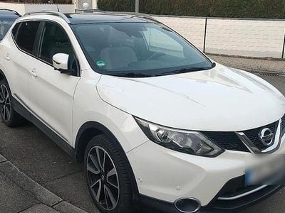 Gebraucht Nissan Qashqai 130 PS (95 kW) 2014 Weiß SUV