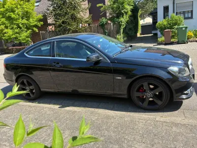 Gebraucht Mercedes 220 170 PS (125 kW) 2012 Schwarz Coupé