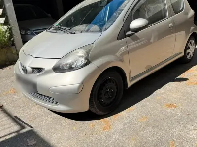 Second-hand Toyota Aygo 68 CP (50 kW) 2008 Auriu Hatchback