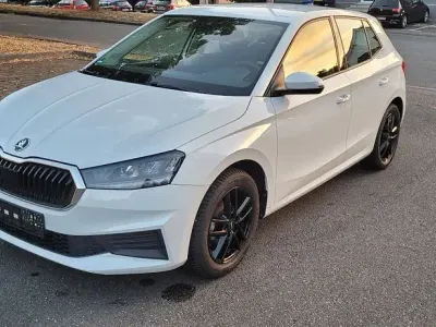 Gebraucht Skoda Fabia Active 65 PS (47 kW) 2022 Weiß Kleinwagen