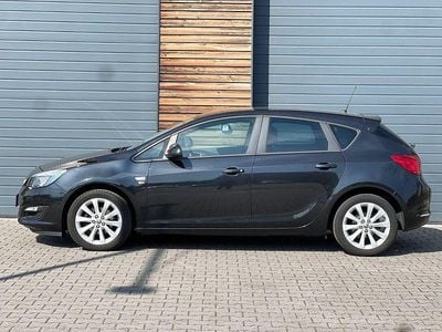 Gebraucht Opel Astra 101 PS (74 kW) 2013 Schwarz Limousine