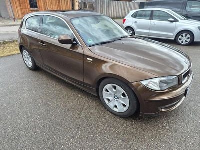 Gebraucht BMW 118 120 PS (88 kW) 2010 Braun Kleinwagen