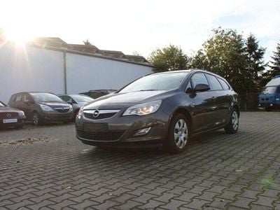 Grau Gebraucht 2012 Opel Astra Edition Limousine | 2.950 € (Guter Preis)