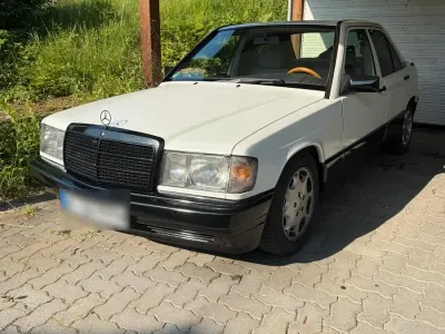 Gebraucht Mercedes 190 136 PS (100 kW) 1992 Weiß Limousine