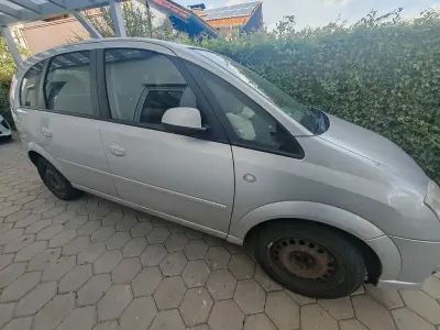 Gebraucht Opel Meriva Cosmo 101 PS (74 kW) 2004 Silber Van / Kleinbus