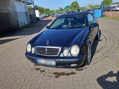 Gebraucht Mercedes CLK320 248 PS (182 kW) 2000 Blau Cabrio