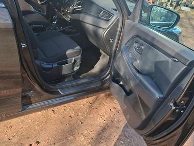 Gebraucht Kia Carens DREAM-TEAM Edition 141 PS (103 kW) 2016 Braun Van / Kleinbus