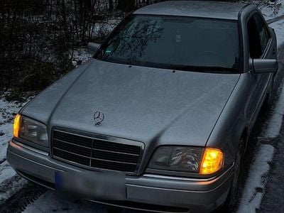 Gebraucht Mercedes C220 150 PS (110 kW) 1994 Silber Limousine