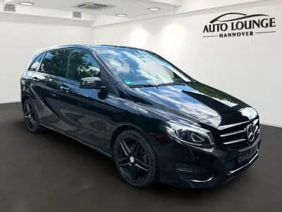 Gebraucht Mercedes B200 Urban 156 PS (114 kW) 2017 Kosmosschwarz Van / Kleinbus