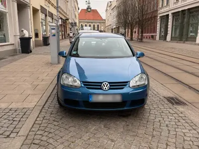 Używany VW Golf V 105 KM (77 kW) 2004 Niebieski Hatchback